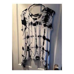 Black and white oversized tshirt